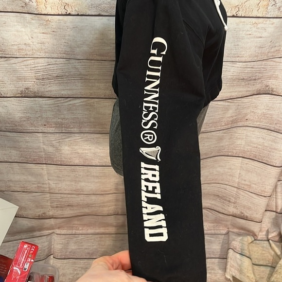 Guinness Cropped Sweatshirt Hoodie with Faux Shirt Underneath Size Large Beer - Picture 3 of 10